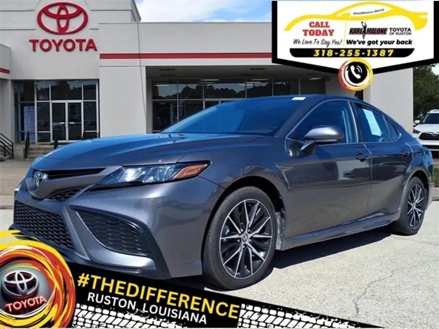 2021 Toyota Camry SE photo 1
