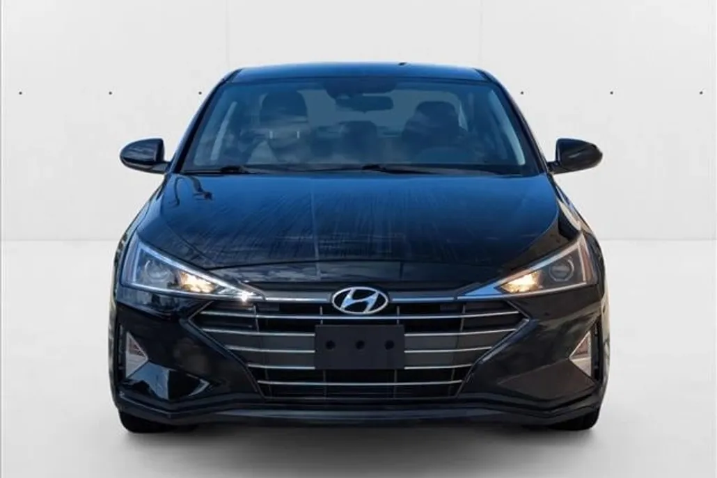 2019 Hyundai Elantra SEL photo 1