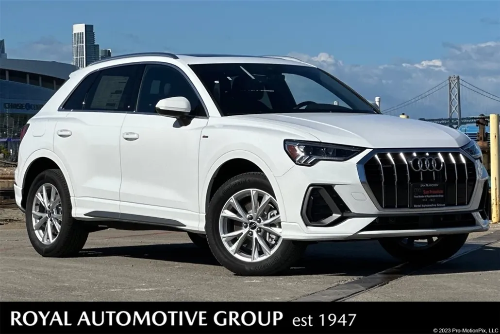 2025 Audi Q3 45 TFSI S line Premium photo 1