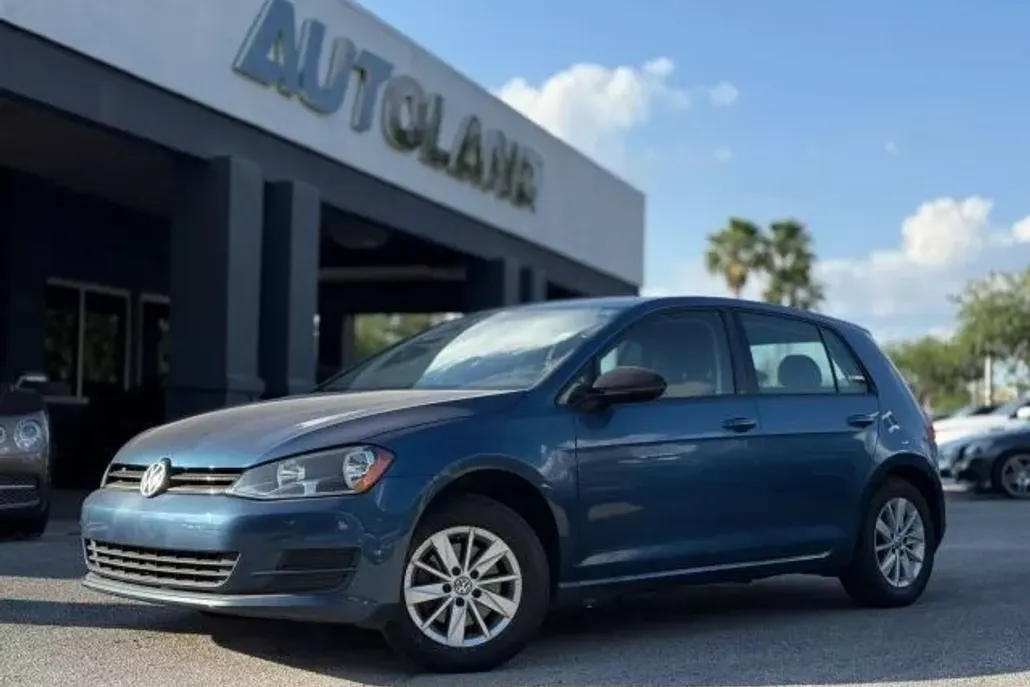 2016 Volkswagen Golf TSI S photo 1