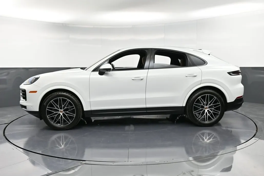 2025 Porsche Cayenne Coupe photo 1