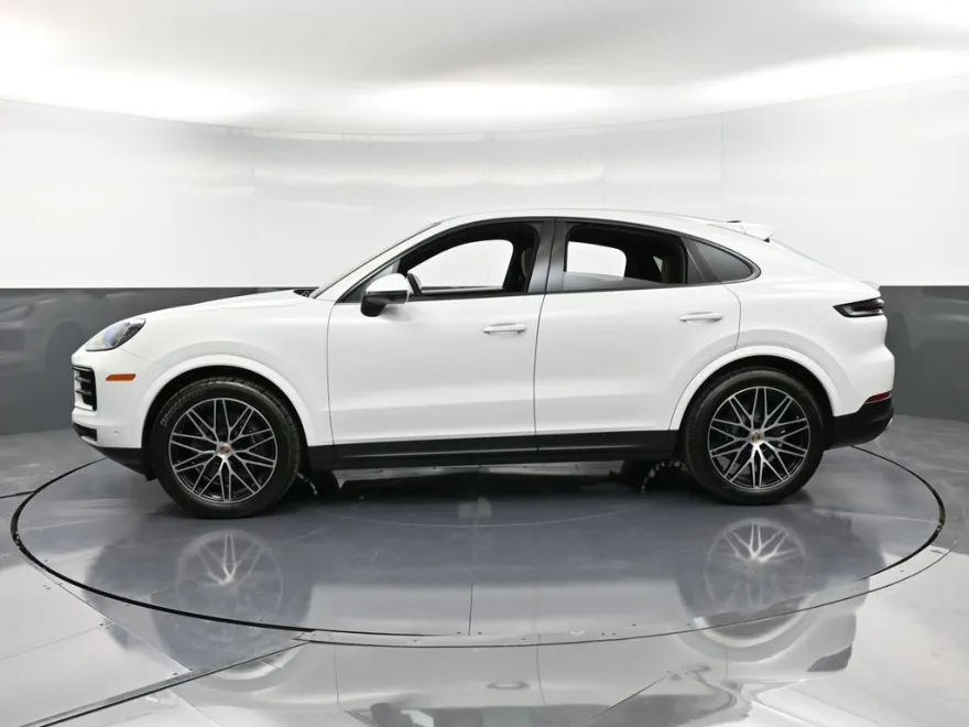 2025 Porsche Cayenne Coupe photo 1