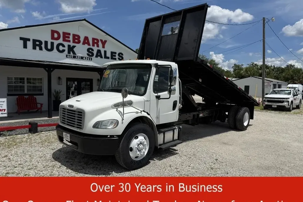 2017 Freightliner M2 106 Medium Duty photo 1