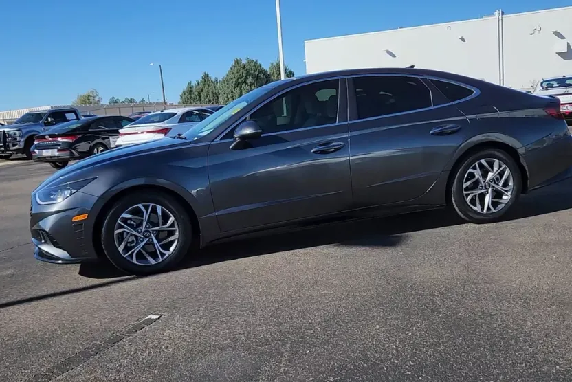 2022 Hyundai Sonata SEL photo 1