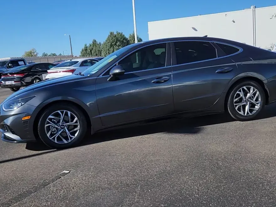 2022 Hyundai Sonata SEL photo 1