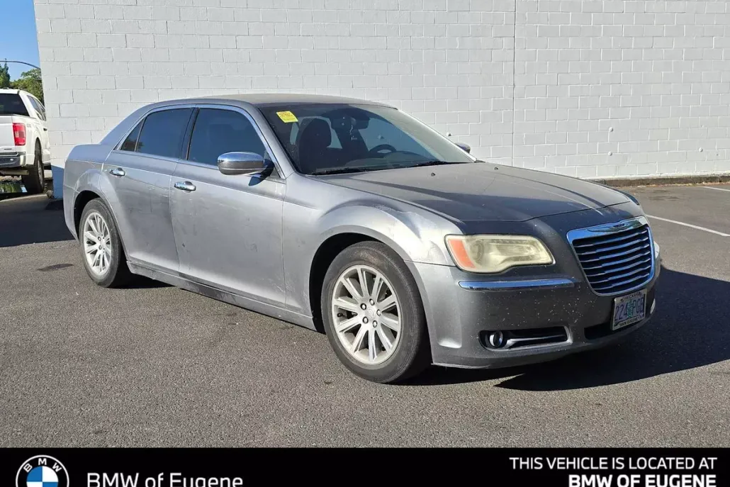 2012 Chrysler 300 photo 1