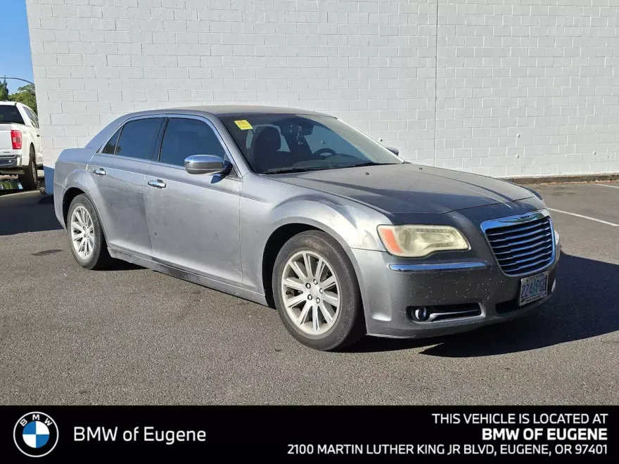 2012 Chrysler 300 photo 1