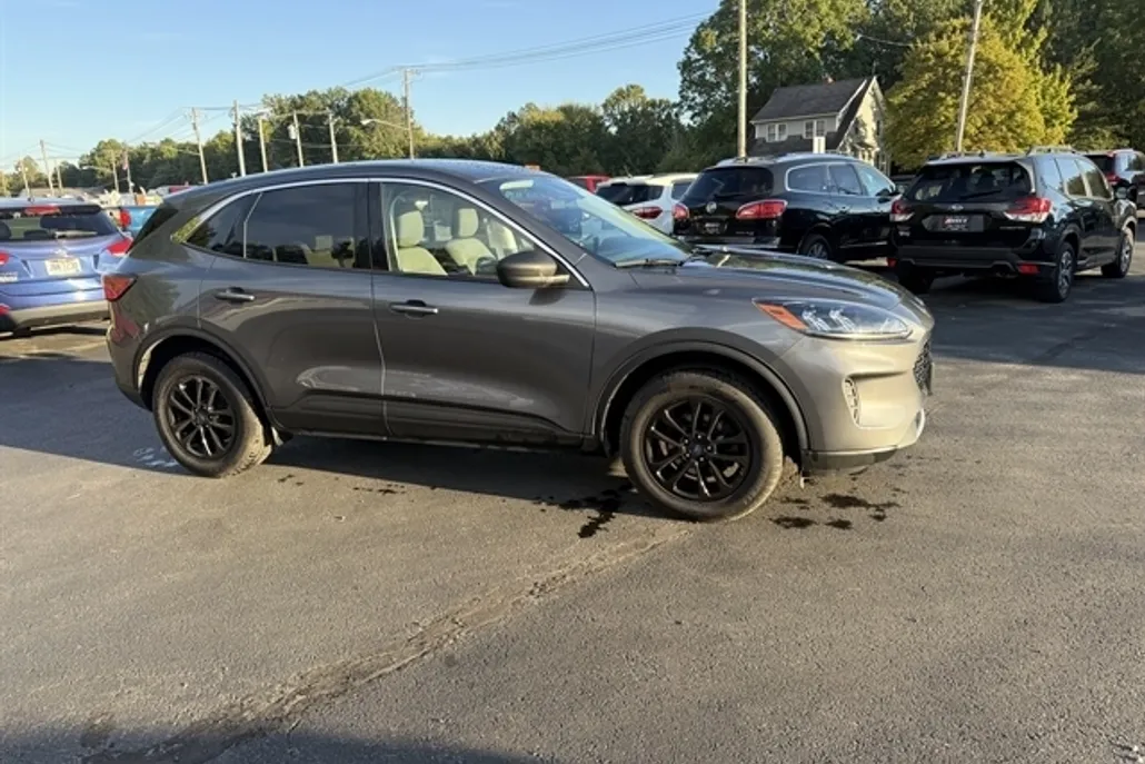 2022 Ford Escape SE photo 1