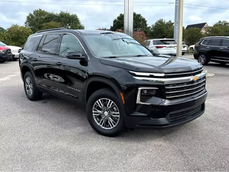 2025 Chevrolet Traverse photo 1