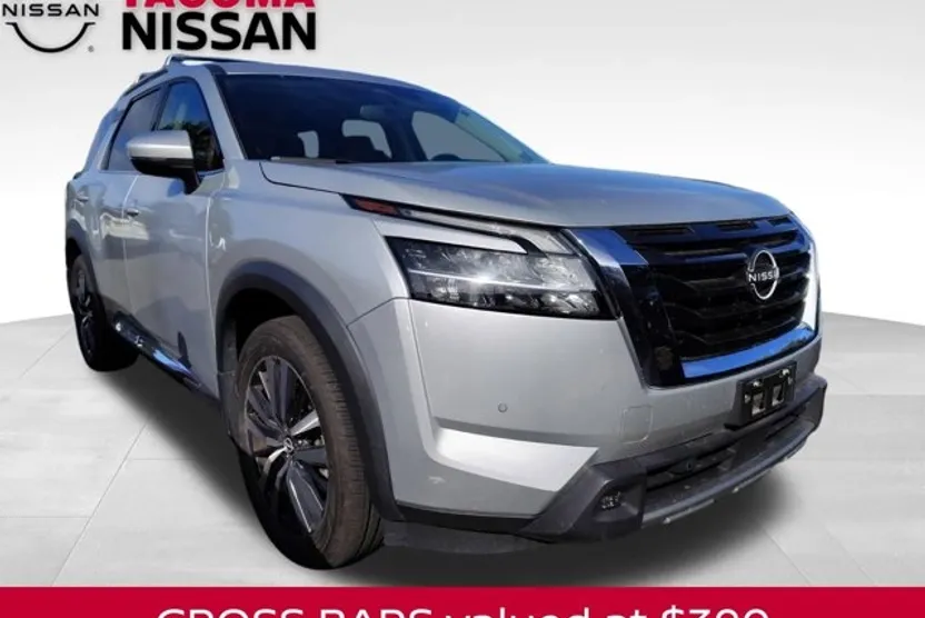 2022 Nissan Pathfinder Platinum photo 1