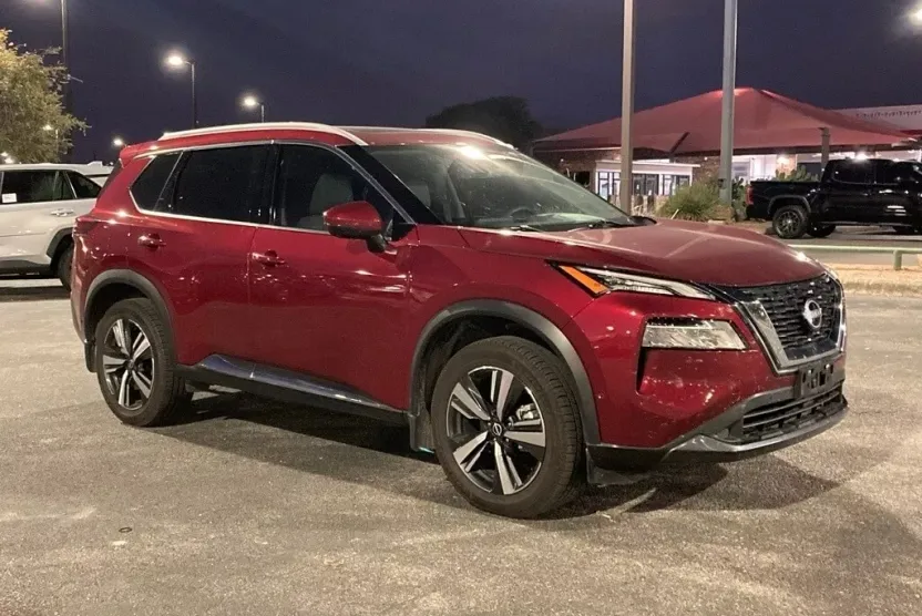 2023 Nissan Rogue SL photo 1