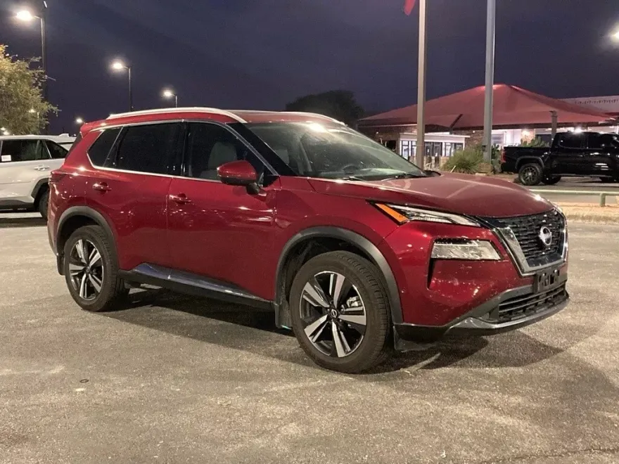 2023 Nissan Rogue SL photo 1