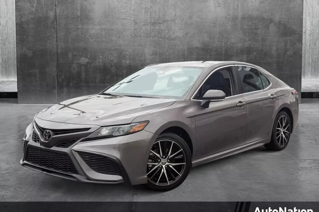2023 Toyota Camry SE photo 1