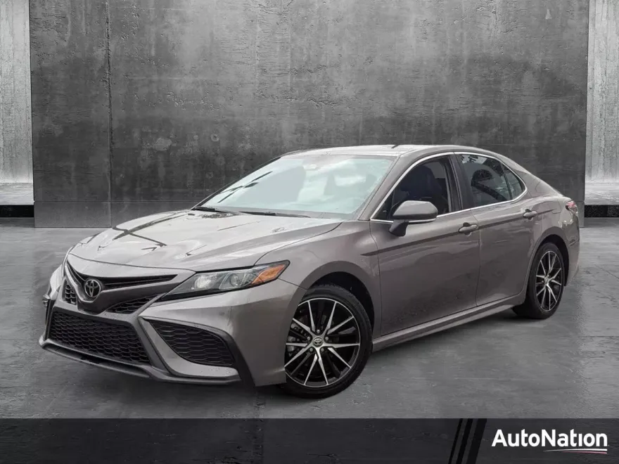 2023 Toyota Camry SE photo 1