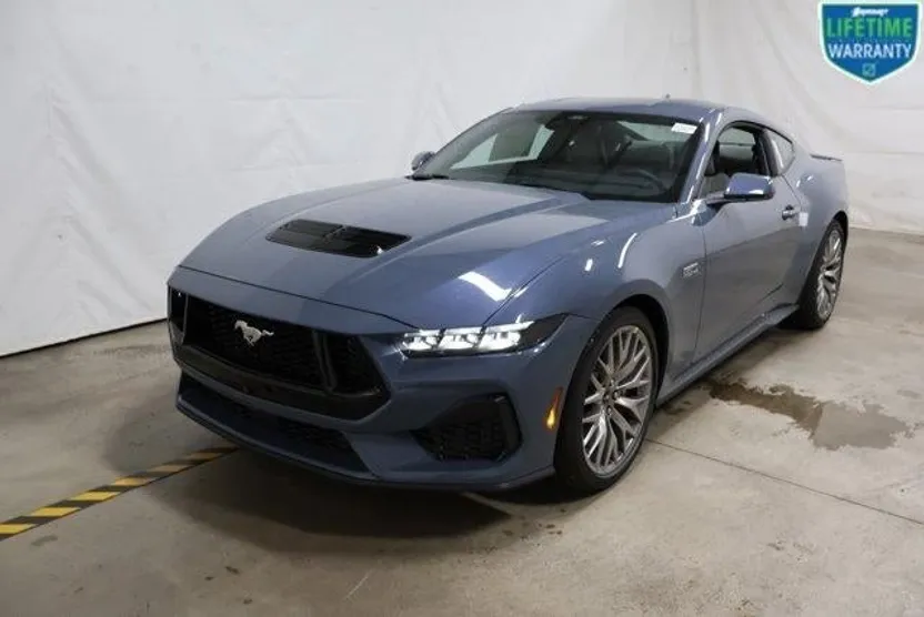 2025 Ford Mustang GT Premium photo 1