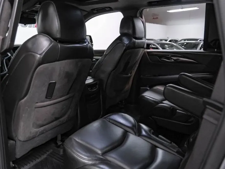 2020 Cadillac Escalade Platinum photo 28