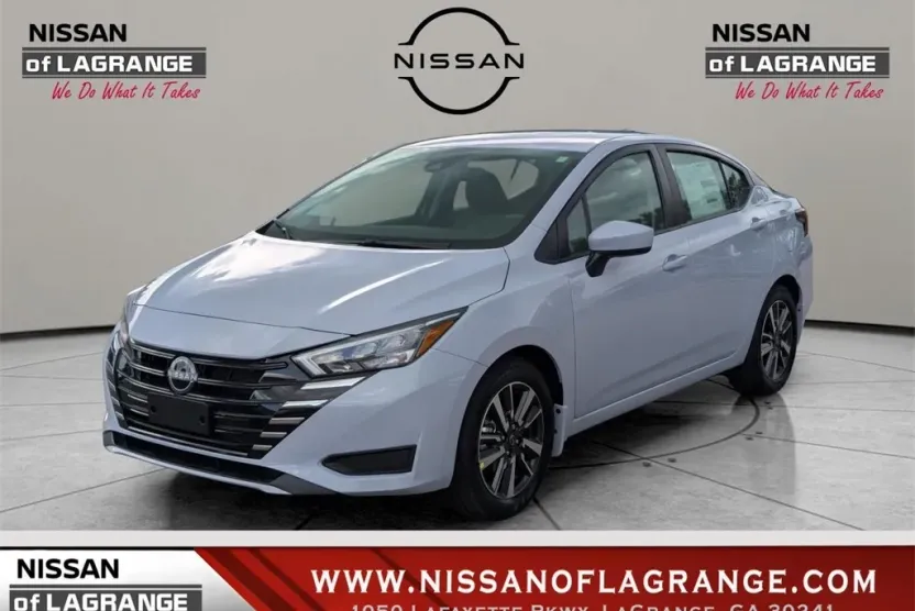 2025 Nissan Versa 1.6 SV photo 1