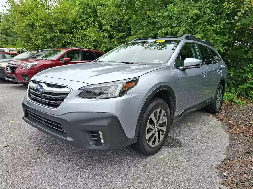 2020 Subaru Outback Premium photo 1
