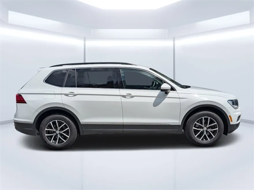 2021 Volkswagen Tiguan SE photo 1