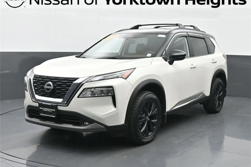 2022 Nissan Rogue SV photo 1