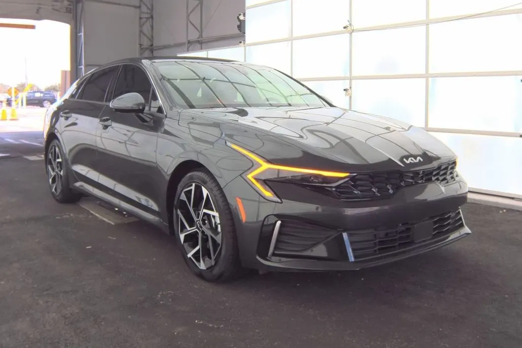 2025 Kia K5 EX photo 1