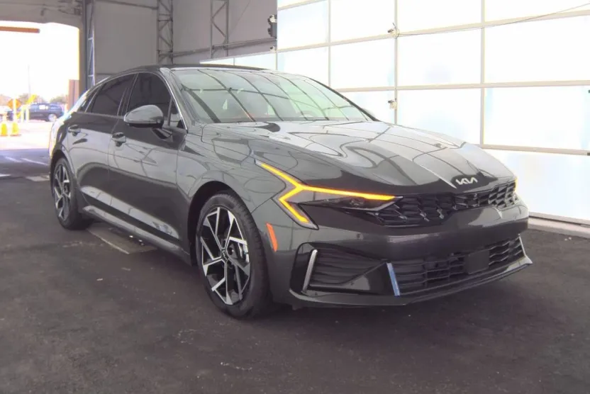 2025 Kia K5 EX photo 1