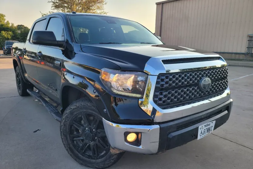 2019 Toyota Tundra SR5 CrewMax photo 1