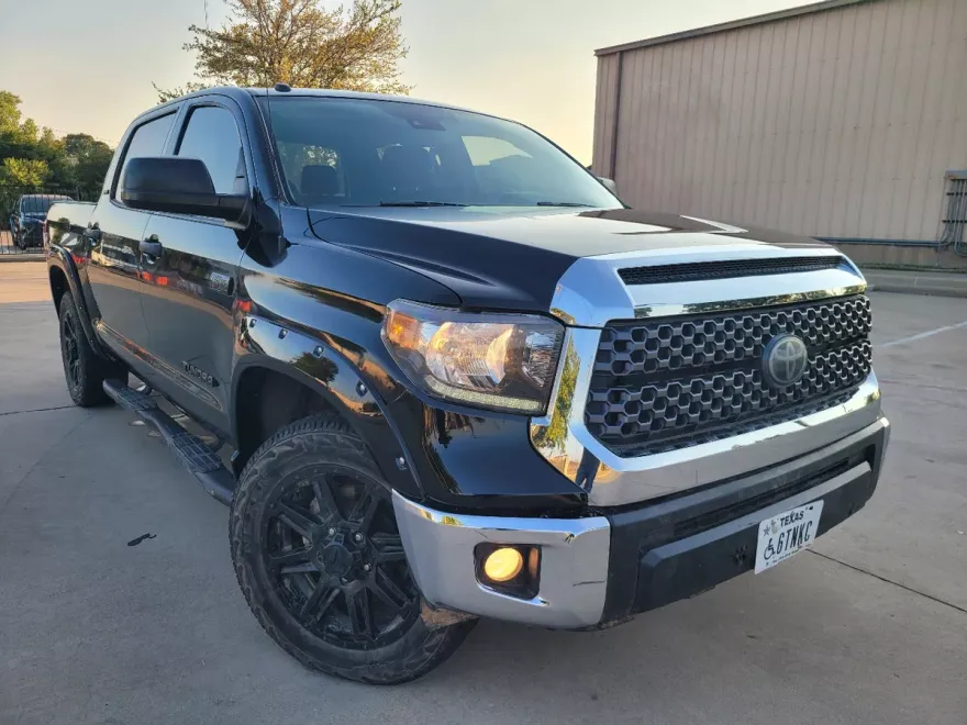 2019 Toyota Tundra SR5 CrewMax photo 1