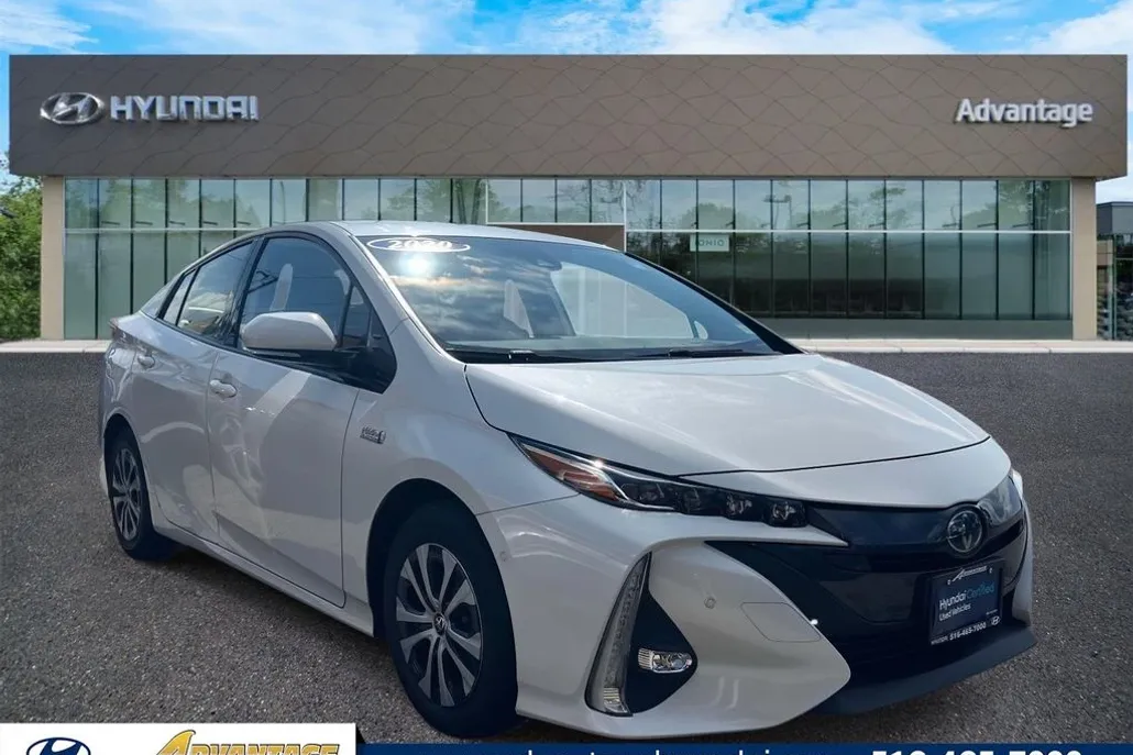 2020 Toyota Prius Prime Limited photo 1