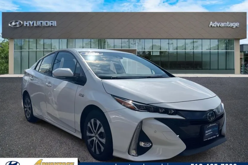 2020 Toyota Prius Prime Limited photo 1