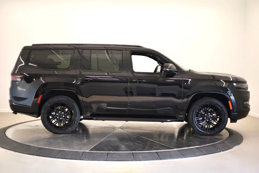 2025 Jeep Wagoneer Series II photo 1
