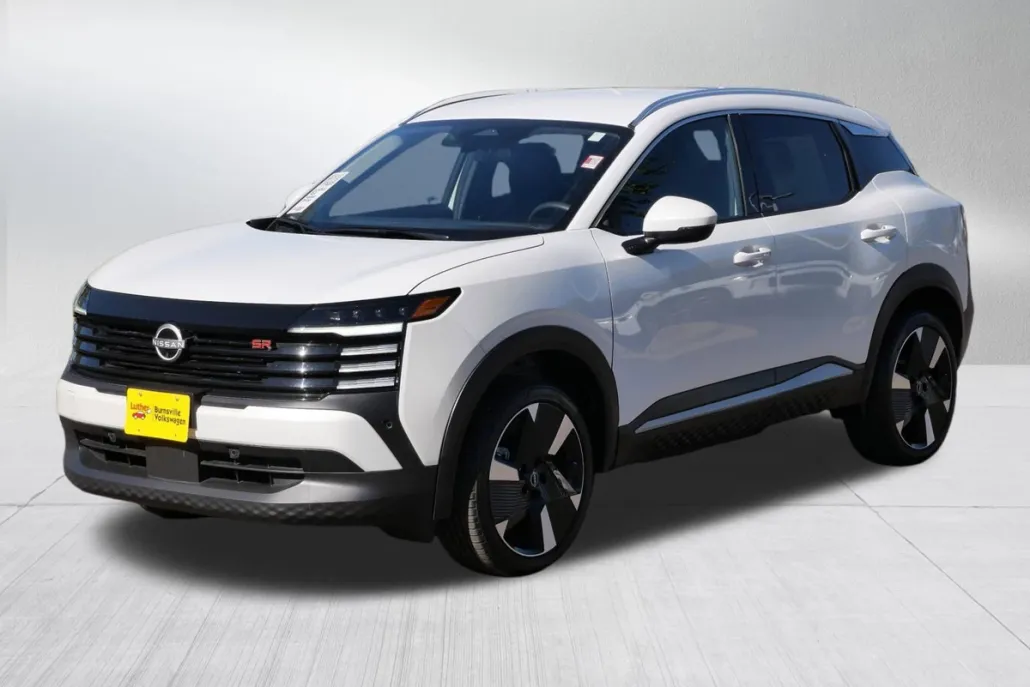 2025 Nissan Kicks SR photo 1