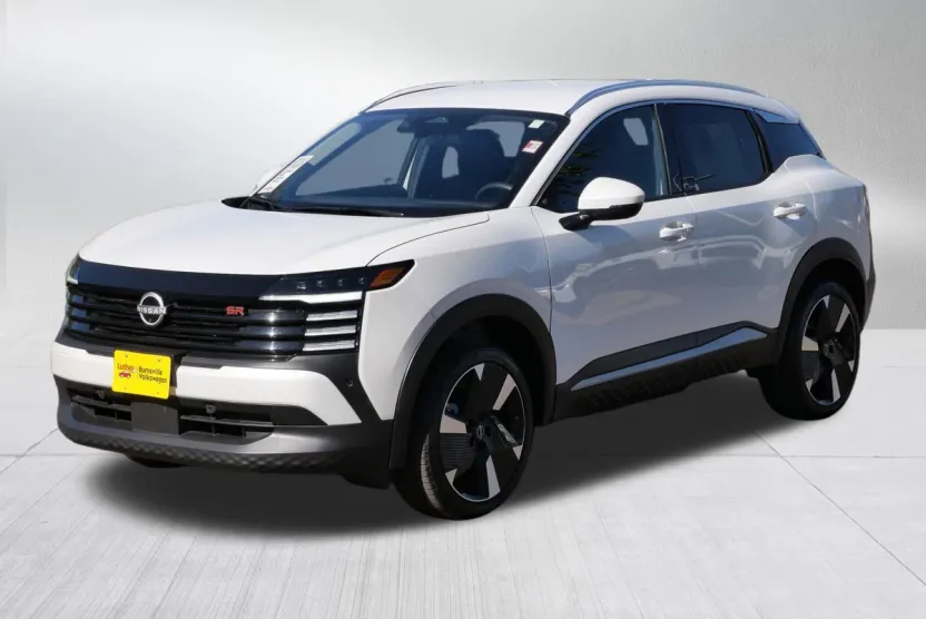 2025 Nissan Kicks SR photo 1