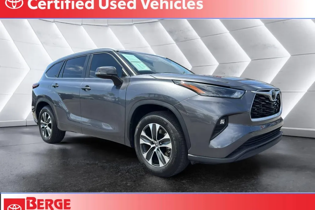 2024 Toyota Highlander XLE photo 1