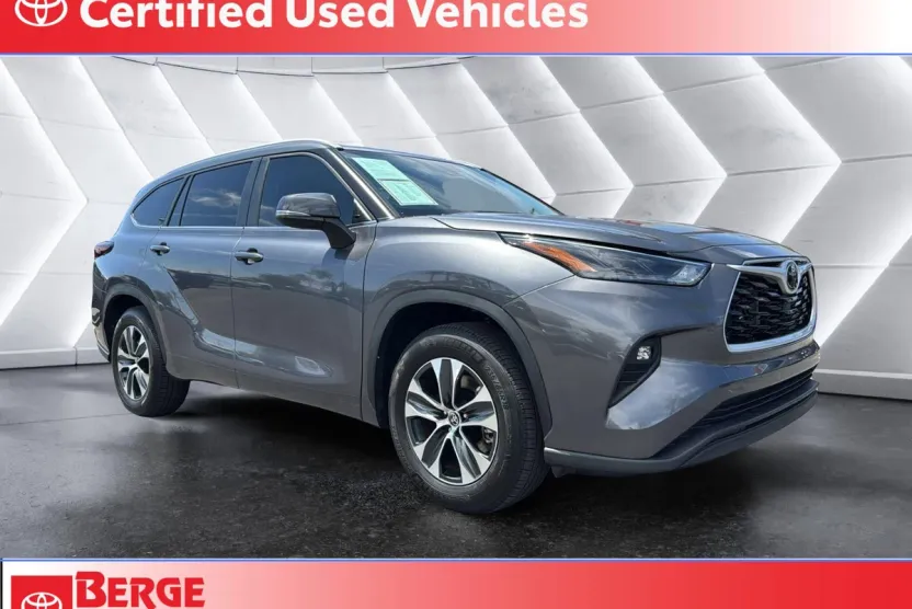 2024 Toyota Highlander XLE photo 1