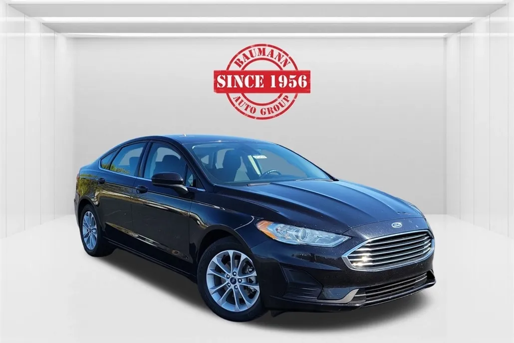 2020 Ford Fusion SE photo 1