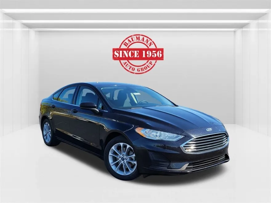 2020 Ford Fusion SE photo 1