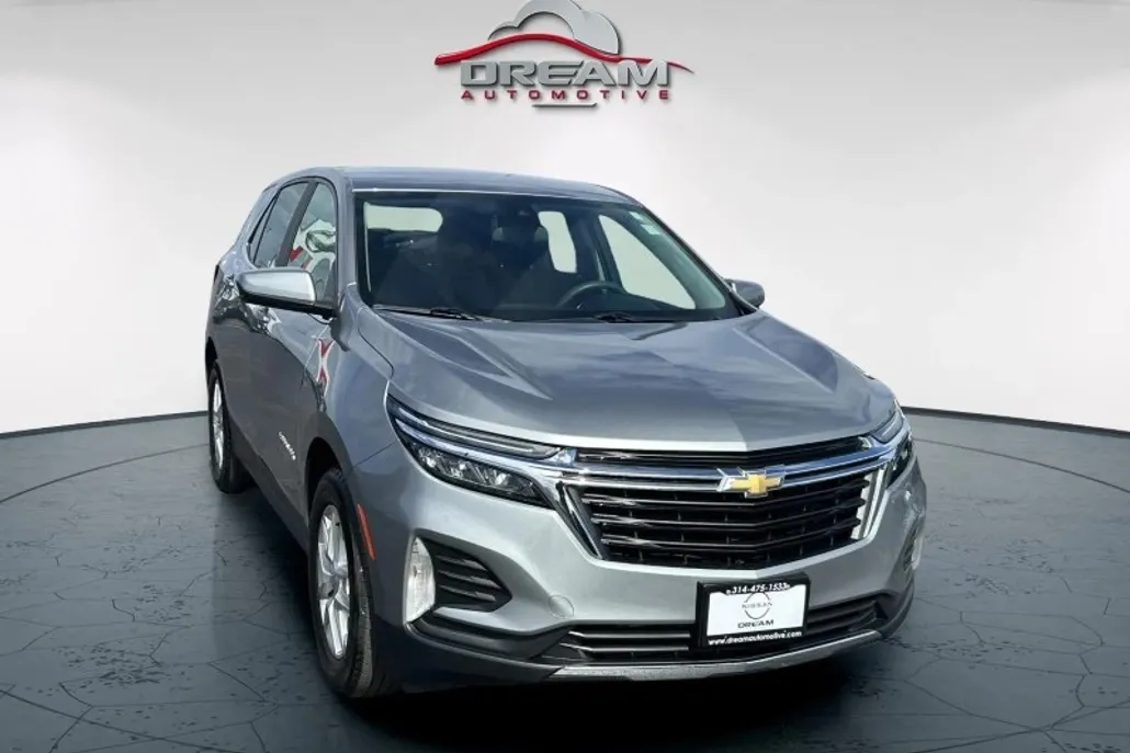 2023 Chevrolet Equinox LT photo 1