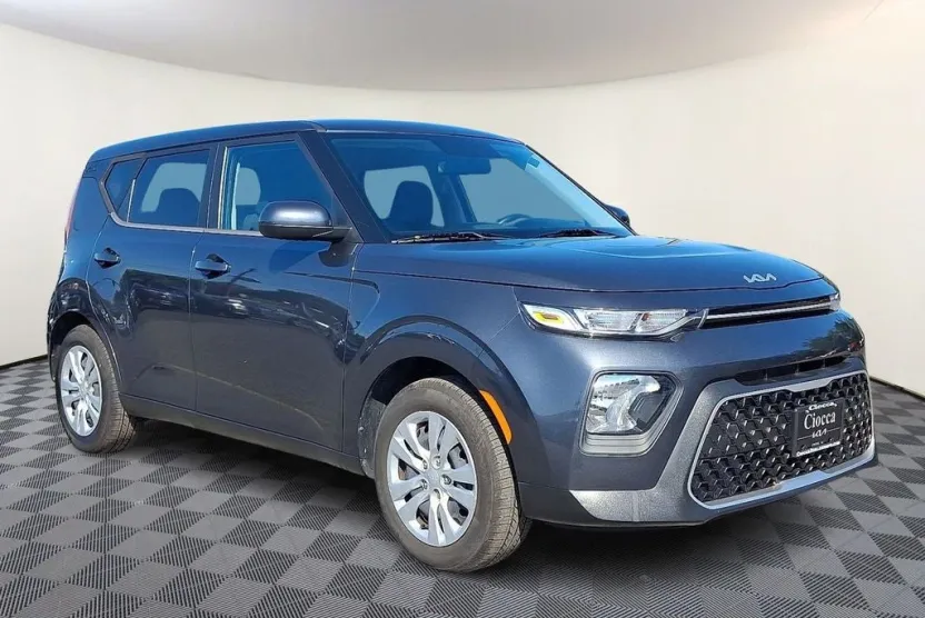2022 Kia Soul LX photo 1