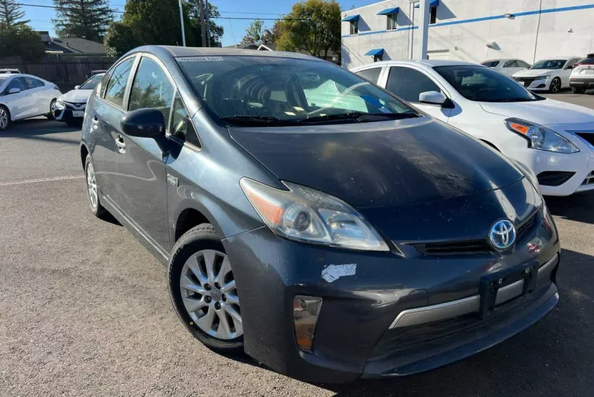 2014 Toyota Prius Plug-in Base photo 1