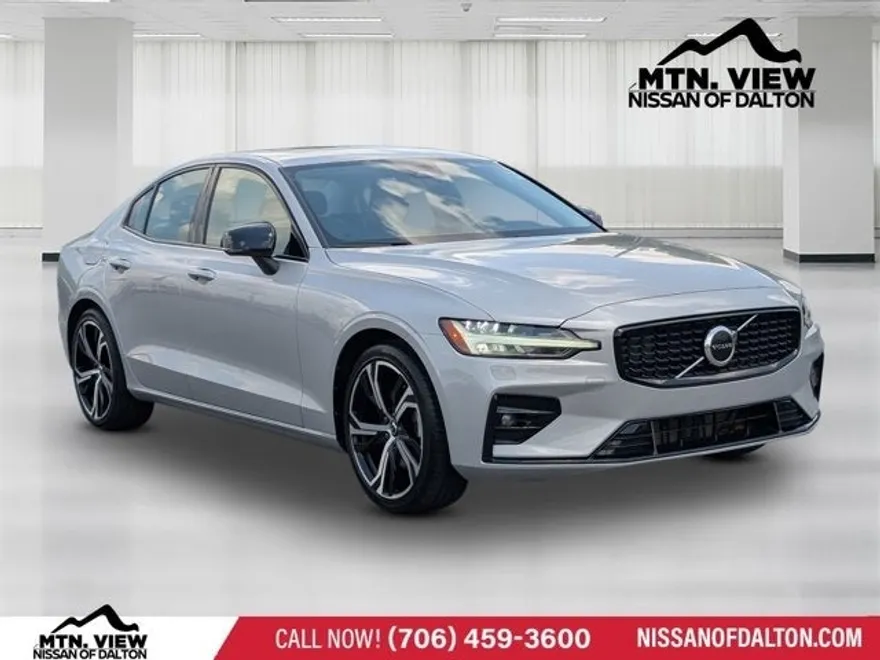 2024 Volvo S60 Core photo 1