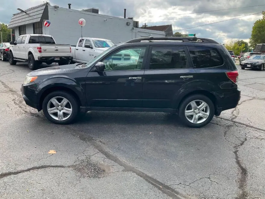 2009 Subaru Forester X Premium photo 1