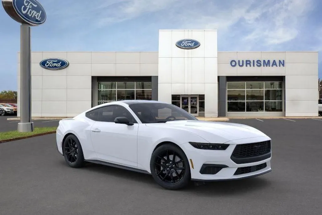 2025 Ford Mustang EcoBoost photo 1