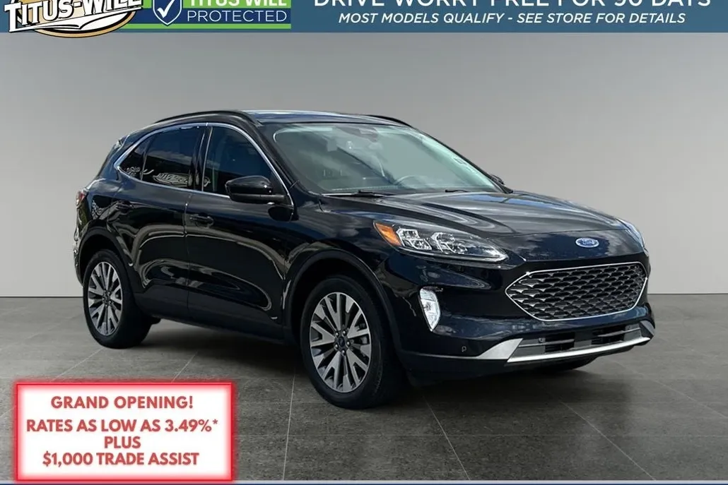 2022 Ford Escape Titanium photo 1