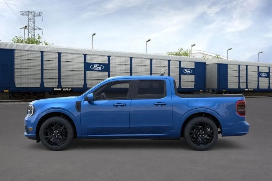 2025 Ford Maverick photo 1