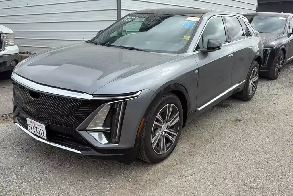 2023 Cadillac Lyriq Luxury photo 1