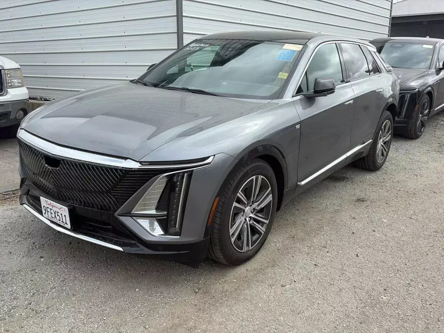 2023 Cadillac Lyriq Luxury photo 1
