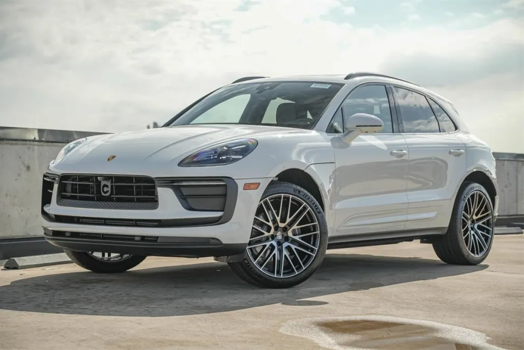 2025 Porsche Macan Base photo 1