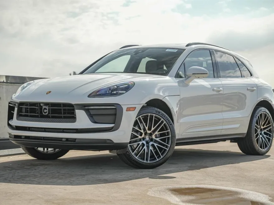 2025 Porsche Macan Base photo 1
