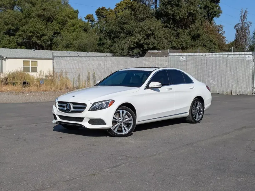 2018 Mercedes Benz C 300 4MATIC Sedan photo 1